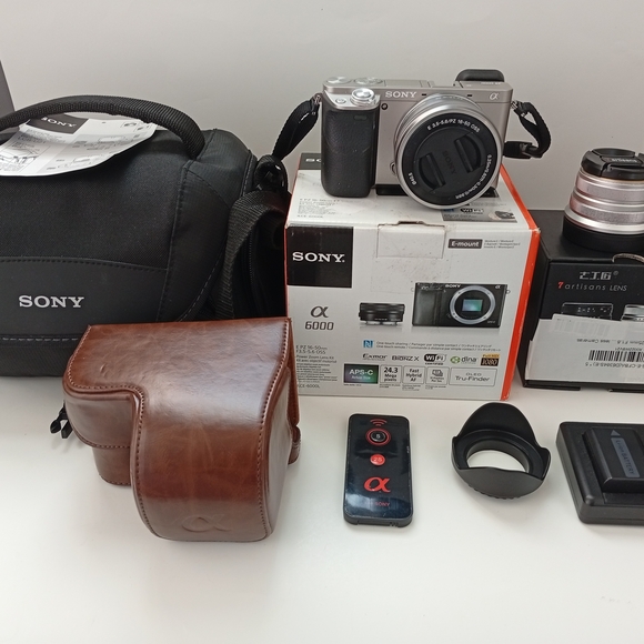 Sony Alpha A6000 Gray Digital Camera without Brown Leather Case - Picture 11 of 11